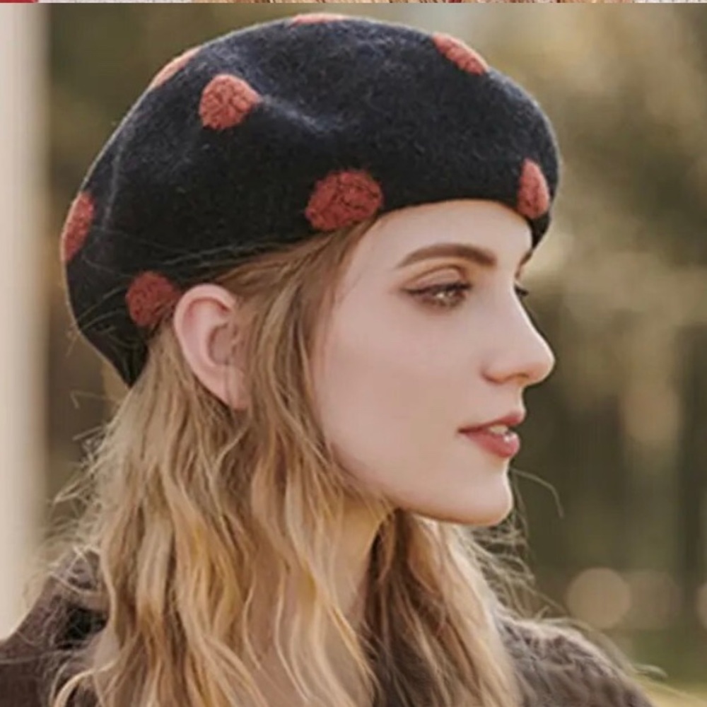 Cute Polka Dotted Wool Beret